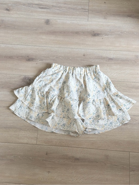 Boutique 9 Pants - Boutique Yellow Floral Ruffle Tiered Mini Skorts